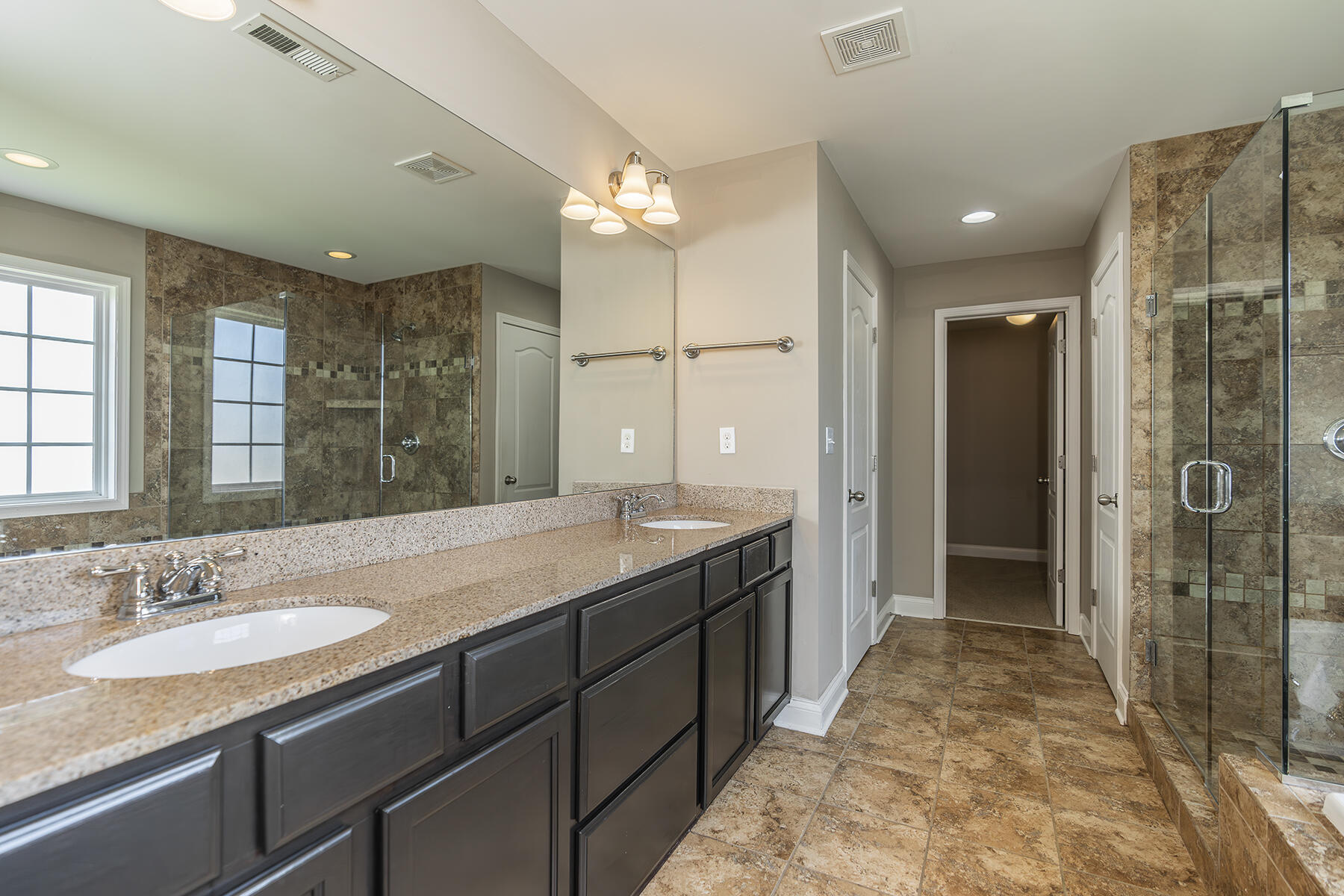 Lexington, Kentucky 40509, United States, 4 Bedrooms Bedrooms, ,3 BathroomsBathrooms,Residential,Pending,48408