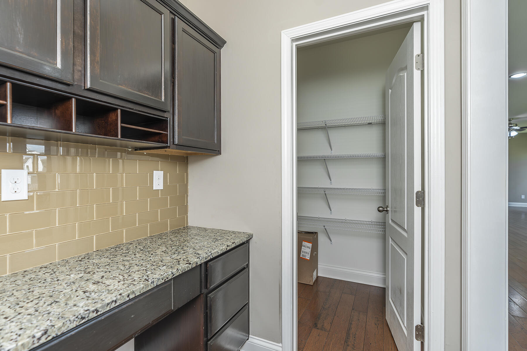 Lexington, Kentucky 40509, United States, 4 Bedrooms Bedrooms, ,3 BathroomsBathrooms,Residential,Pending,48408