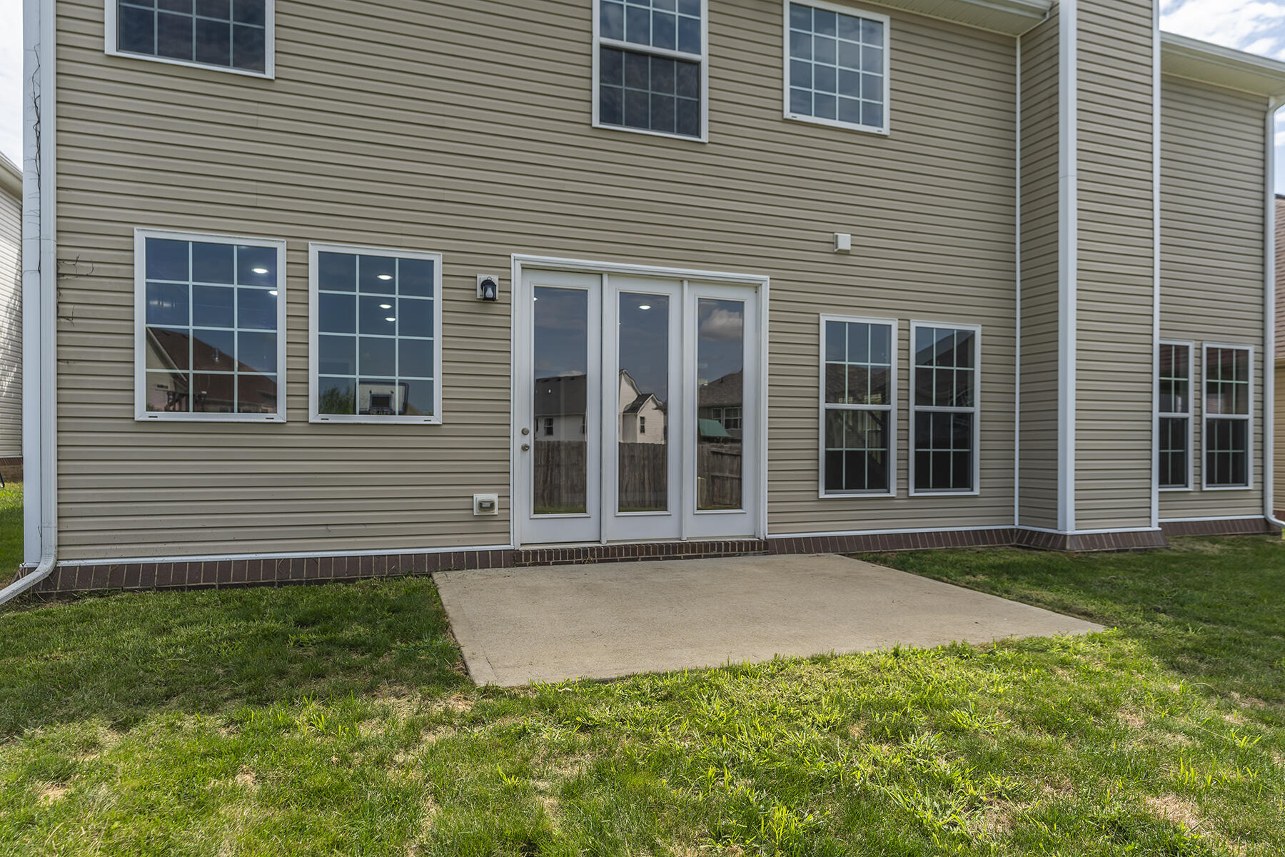 Lexington, Kentucky 40509, United States, 4 Bedrooms Bedrooms, ,3 BathroomsBathrooms,Residential,Pending,48408