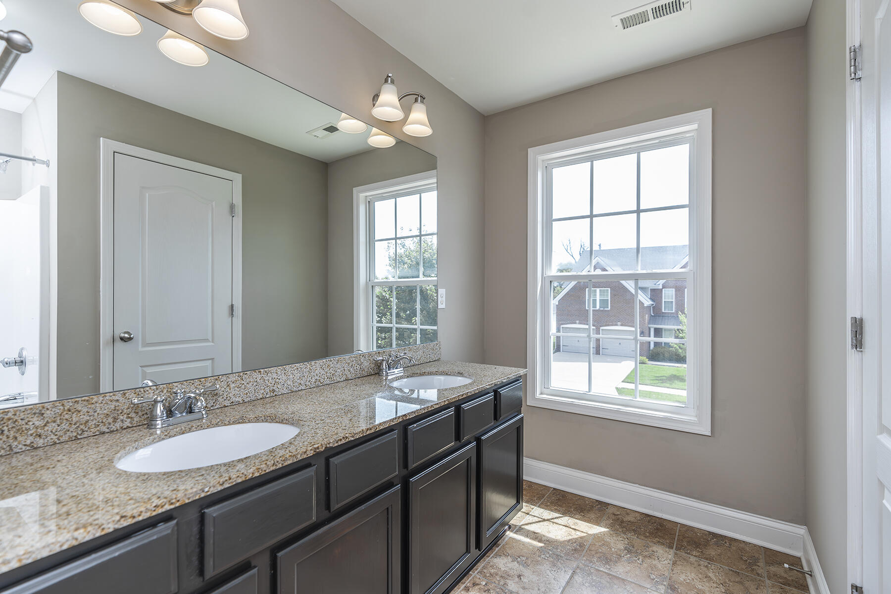 Lexington, Kentucky 40509, United States, 4 Bedrooms Bedrooms, ,3 BathroomsBathrooms,Residential,Pending,48408