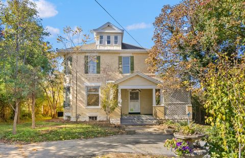 Photo of 625 S Broadway Street, Georgetown, KY 40324 (MLS # 25505241)