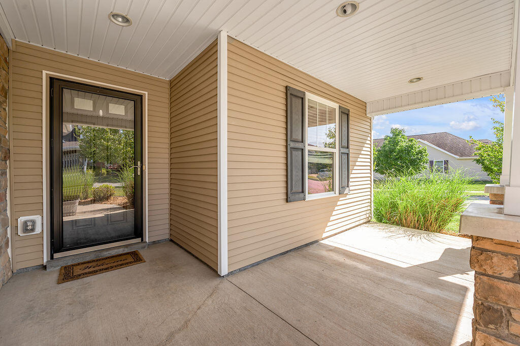 Lexington, Kentucky 40511, United States, 4 Bedrooms Bedrooms, ,3 BathroomsBathrooms,Residential,Active,232309