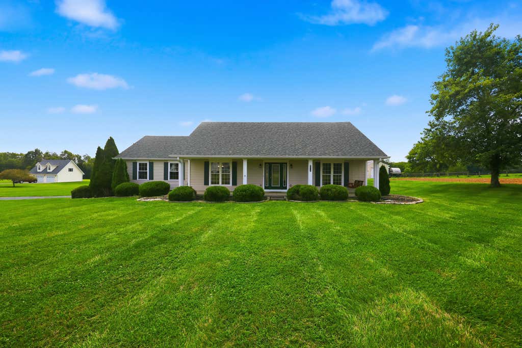 Photo of 638 Keenon Road, Harrodsburg, KY 40330 (MLS # 26020424)