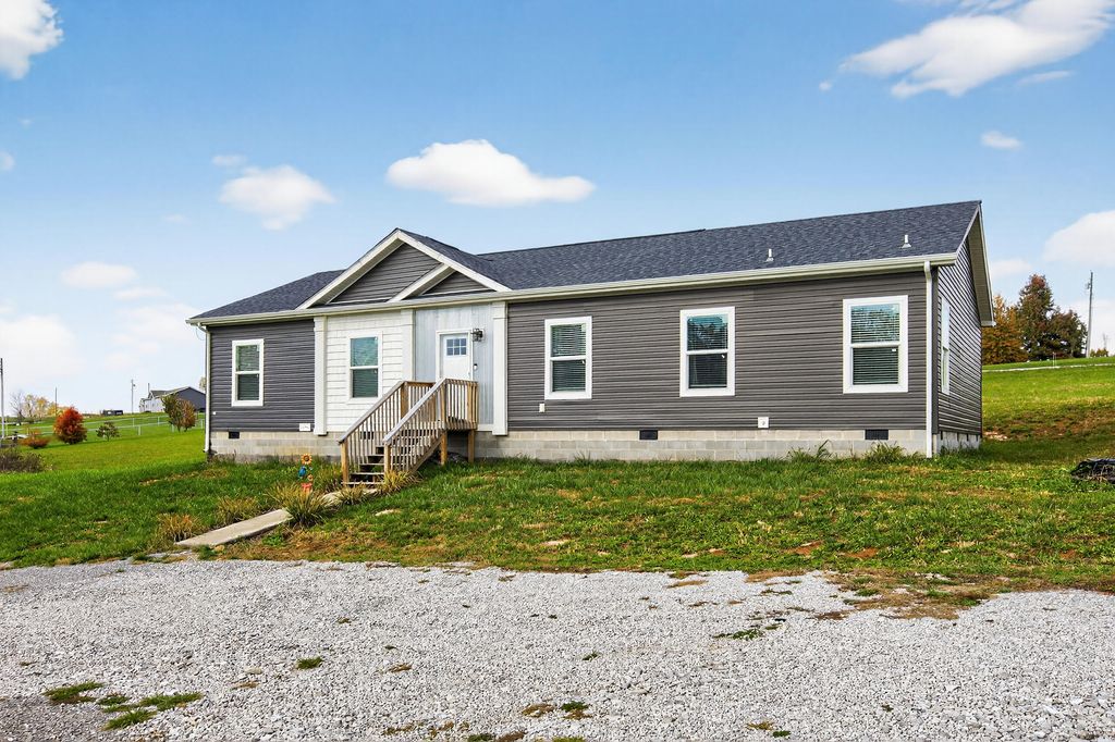 Photo of 68 Horseshoe Drive, Cynthiana, KY 41031 (MLS # 25505259)