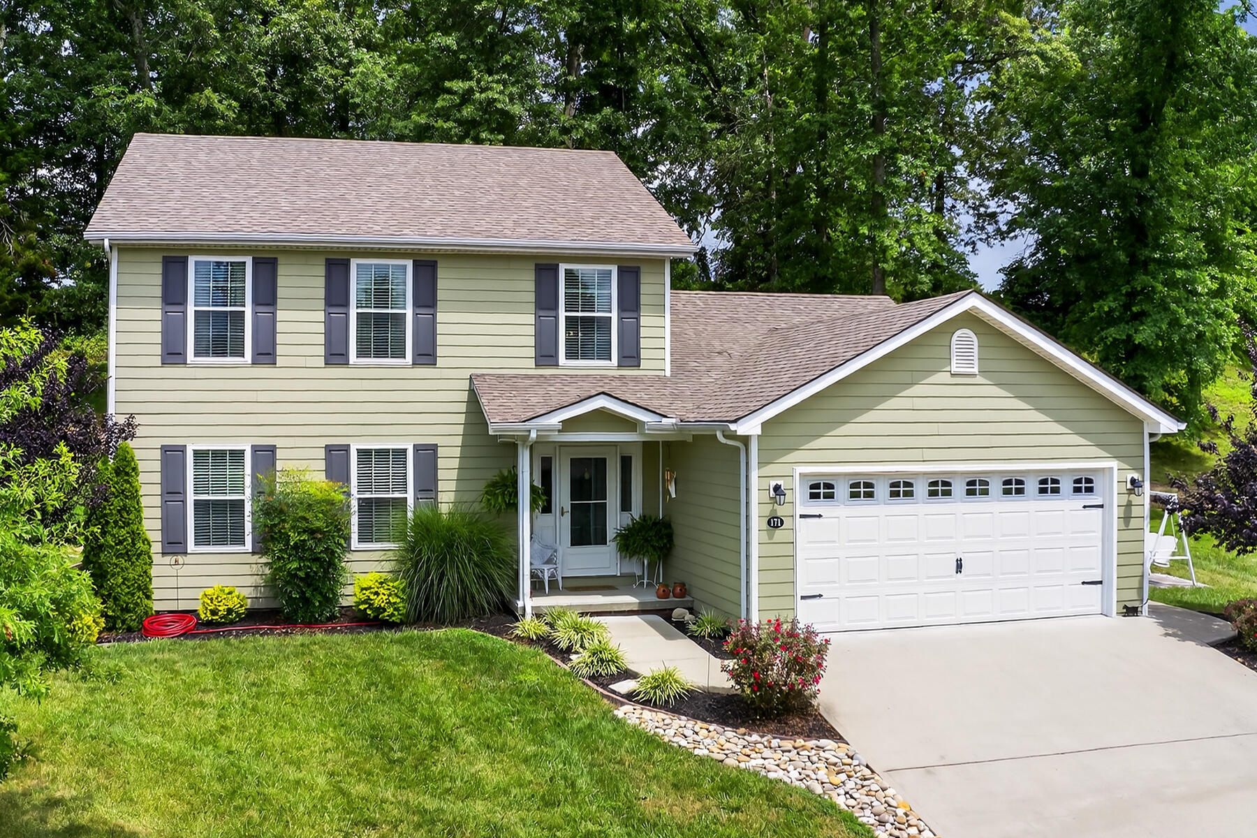 Berea, Kentucky 40403, United States, 4 Bedrooms Bedrooms, ,3 BathroomsBathrooms,Residential,Active,213888