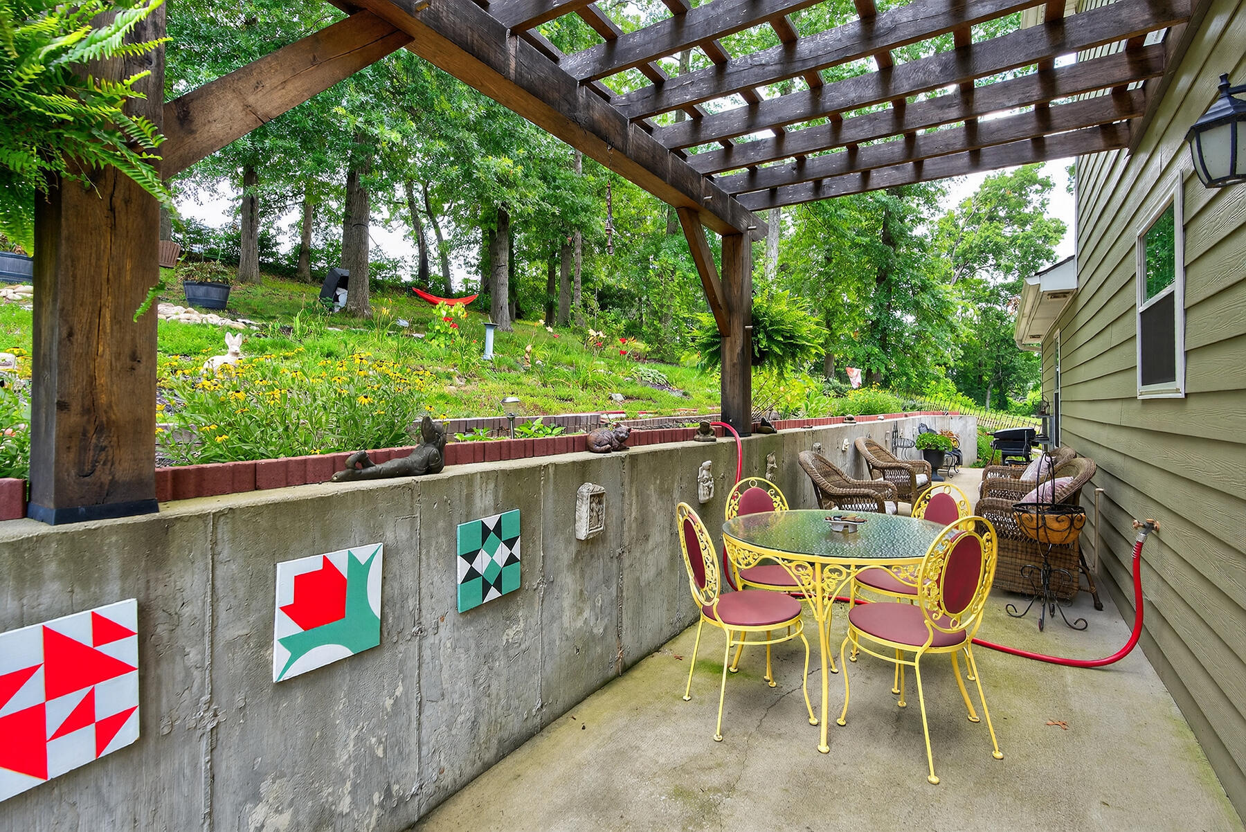 Berea, Kentucky 40403, United States, 4 Bedrooms Bedrooms, ,3 BathroomsBathrooms,Residential,Active,213888