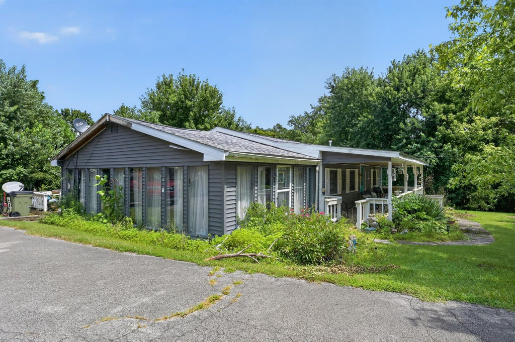 Photo of 12736 Peonia Road, Clarkson, KY 42726 (MLS # 26025756)