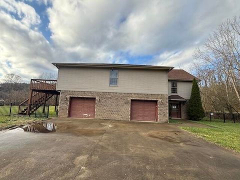 Photo of 32 Garrett Street, Dayhoit, KY 40824 (MLS # 25507143)