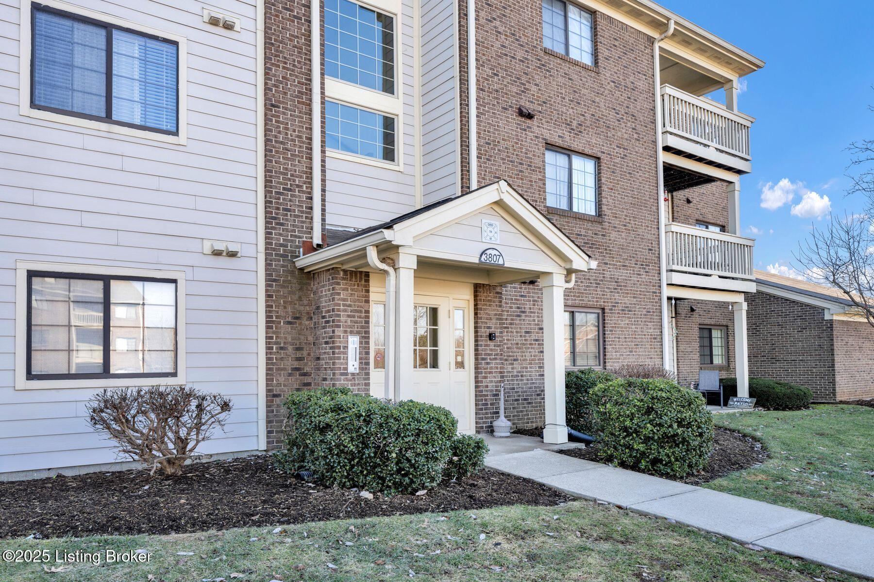 3807 Yardley Ct #312, Louisville, Kentucky image 4