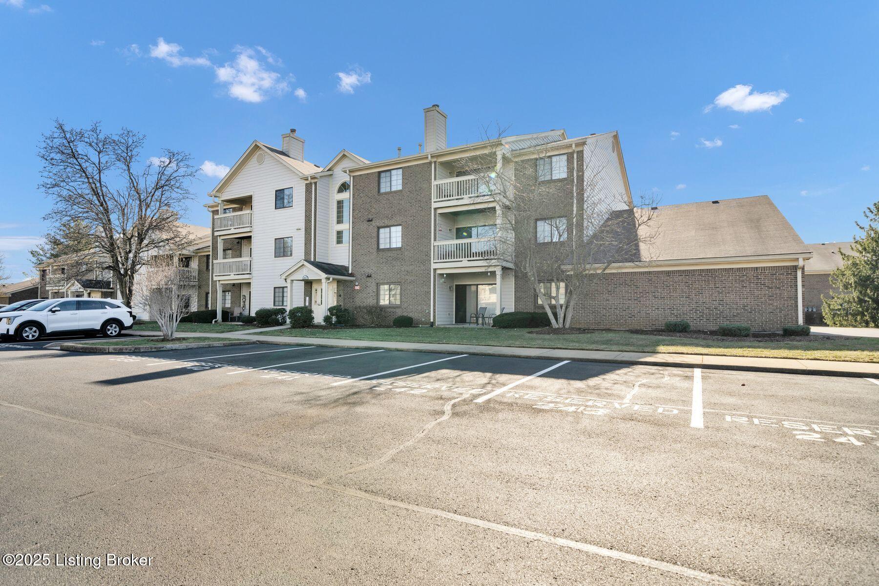 3807 Yardley Ct #312, Louisville, Kentucky image 3