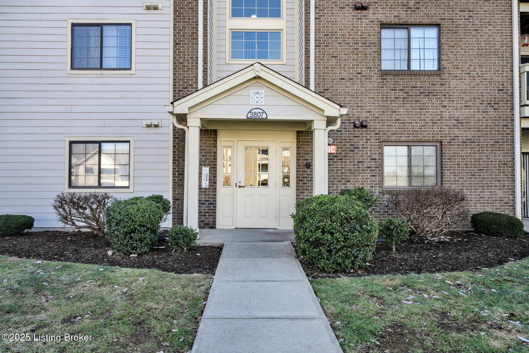 3807 Yardley Ct #312, Louisville, Kentucky image 5