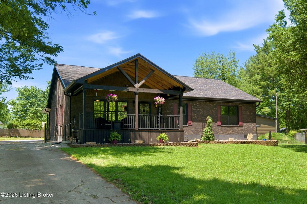 Photo of 112 Nita Dr, Bardstown, KY 40004 (MLS # 1716204)