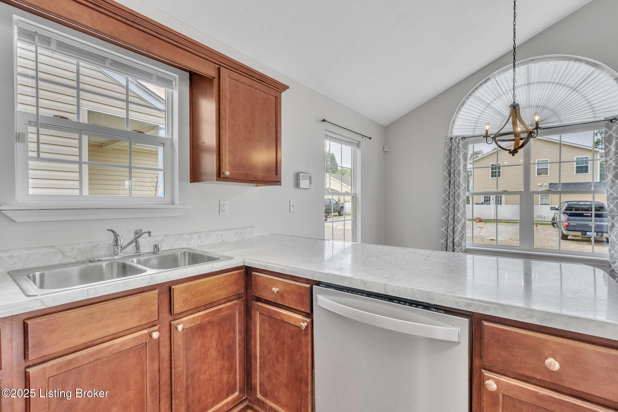 6510 Cottagemeadow Dr, Louisville, Kentucky image 9