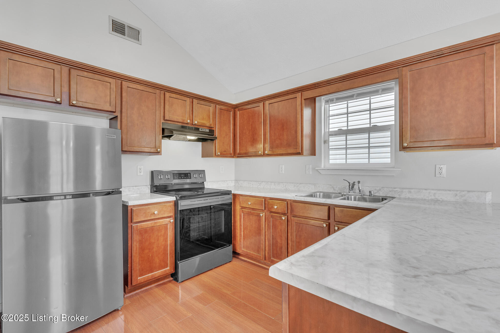 6510 Cottagemeadow Dr, Louisville, Kentucky image 8