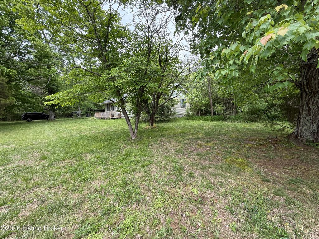 Photo of 340 E Indian Stone Rd, Shepherdsville, KY 40165 (MLS # 1716848)