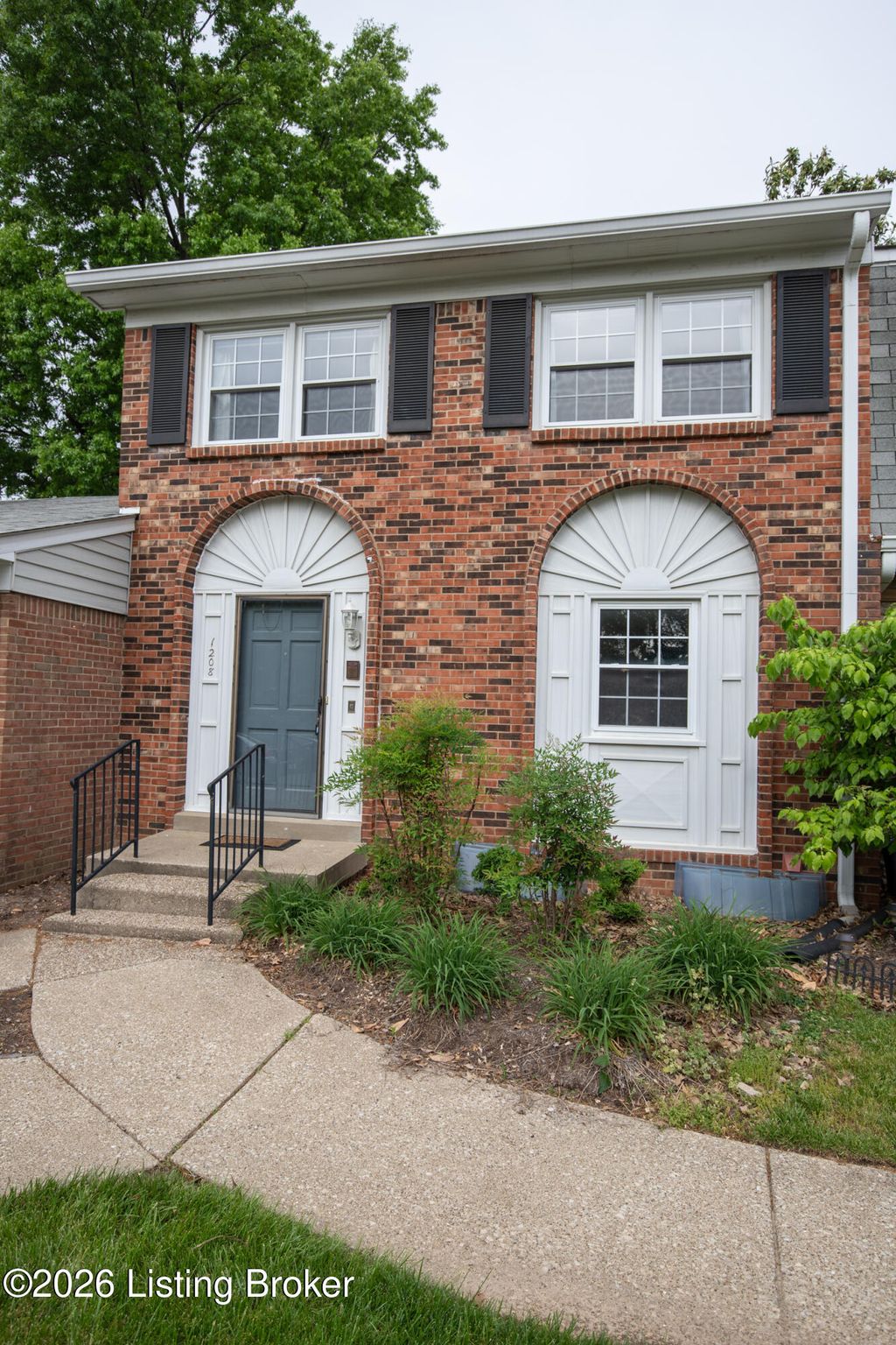 Photo of 1208 Dalmally Ct, Louisville, KY 40222 (MLS # 1714322)