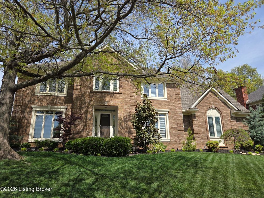 Photo of 502 Lake Forest Pkwy, Louisville, KY 40245 (MLS # 1714652)