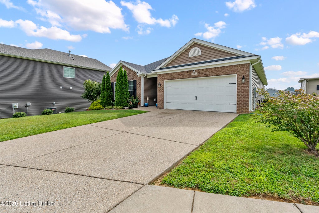 Photo of 7807 Pineland Ridge Pass, Louisville, KY 40229 (MLS # 1723952)