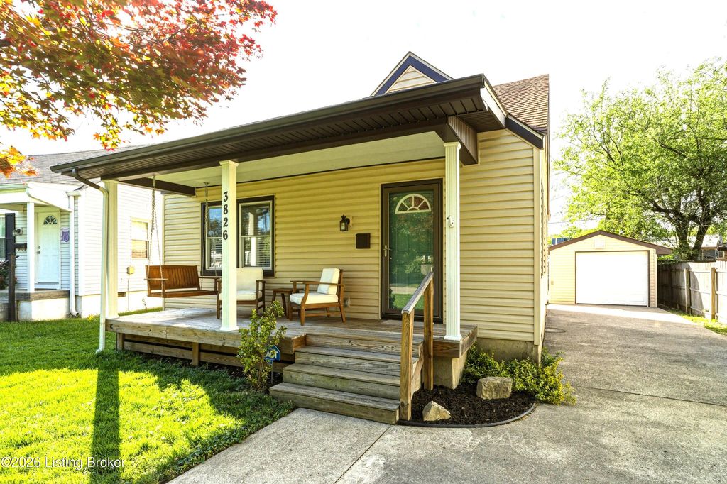 Photo of 3826 Staebler Ave, Louisville, KY 40207 (MLS # 1715030)