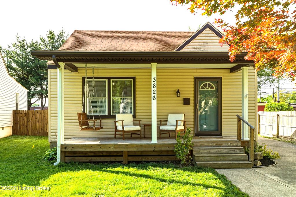 Photo of 3826 Staebler Ave, Louisville, KY 40207 (MLS # 1715030)