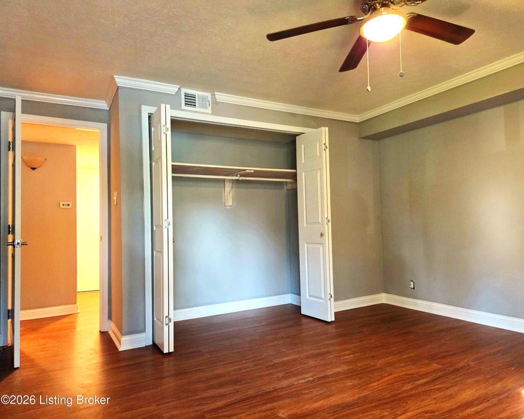 Photo of 1815 Gardiner Ln #APT K82, Louisville, KY 40205 (MLS # 1729270)