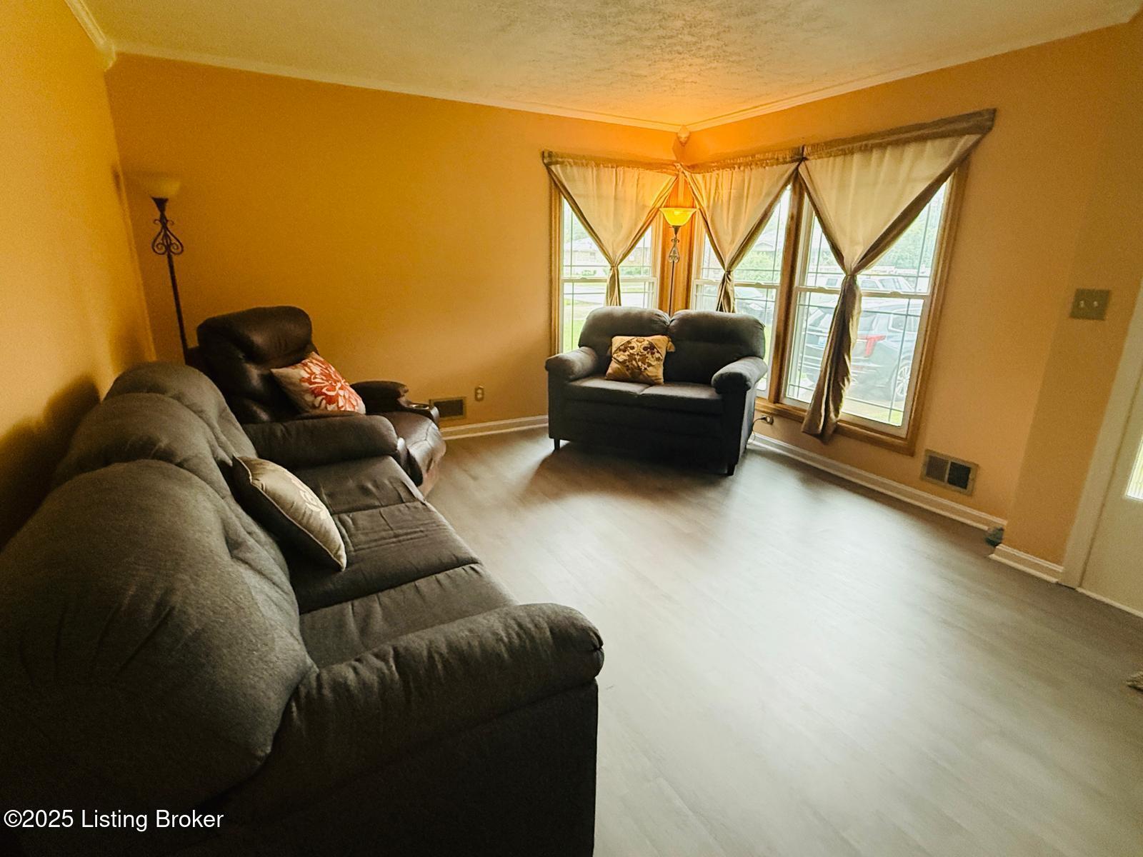 3608 Nellie Bly Dr, Louisville, Pennsylvania image 5