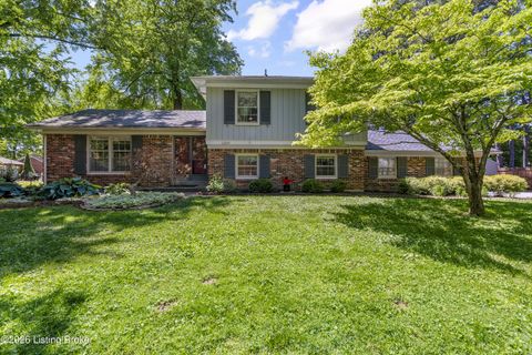 Photo of 1100 Timber Oak Dr, Louisville, KY 40223 (MLS # 1716103)