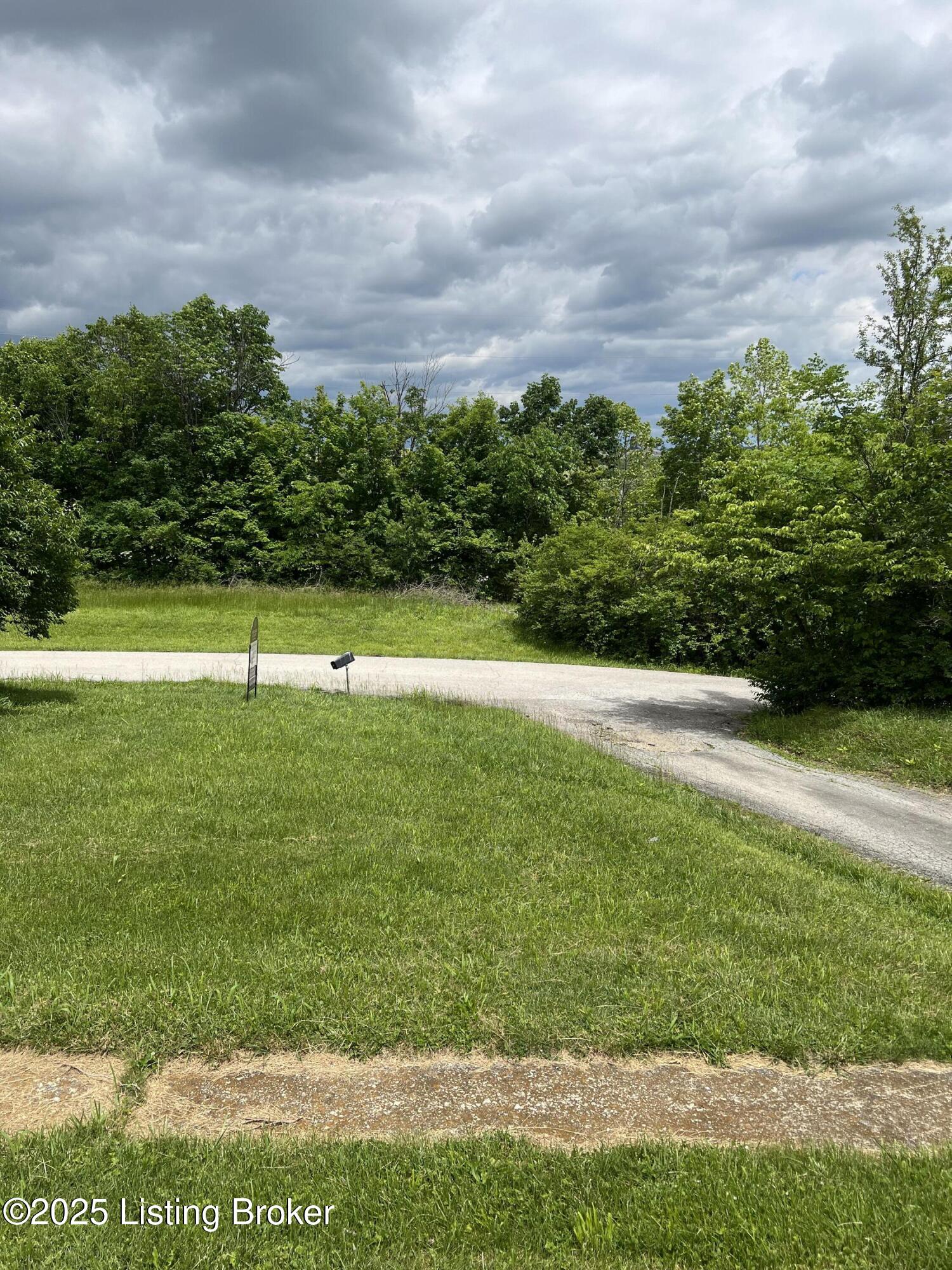 2040 Cox Ln, La Grange, Pennsylvania image 6