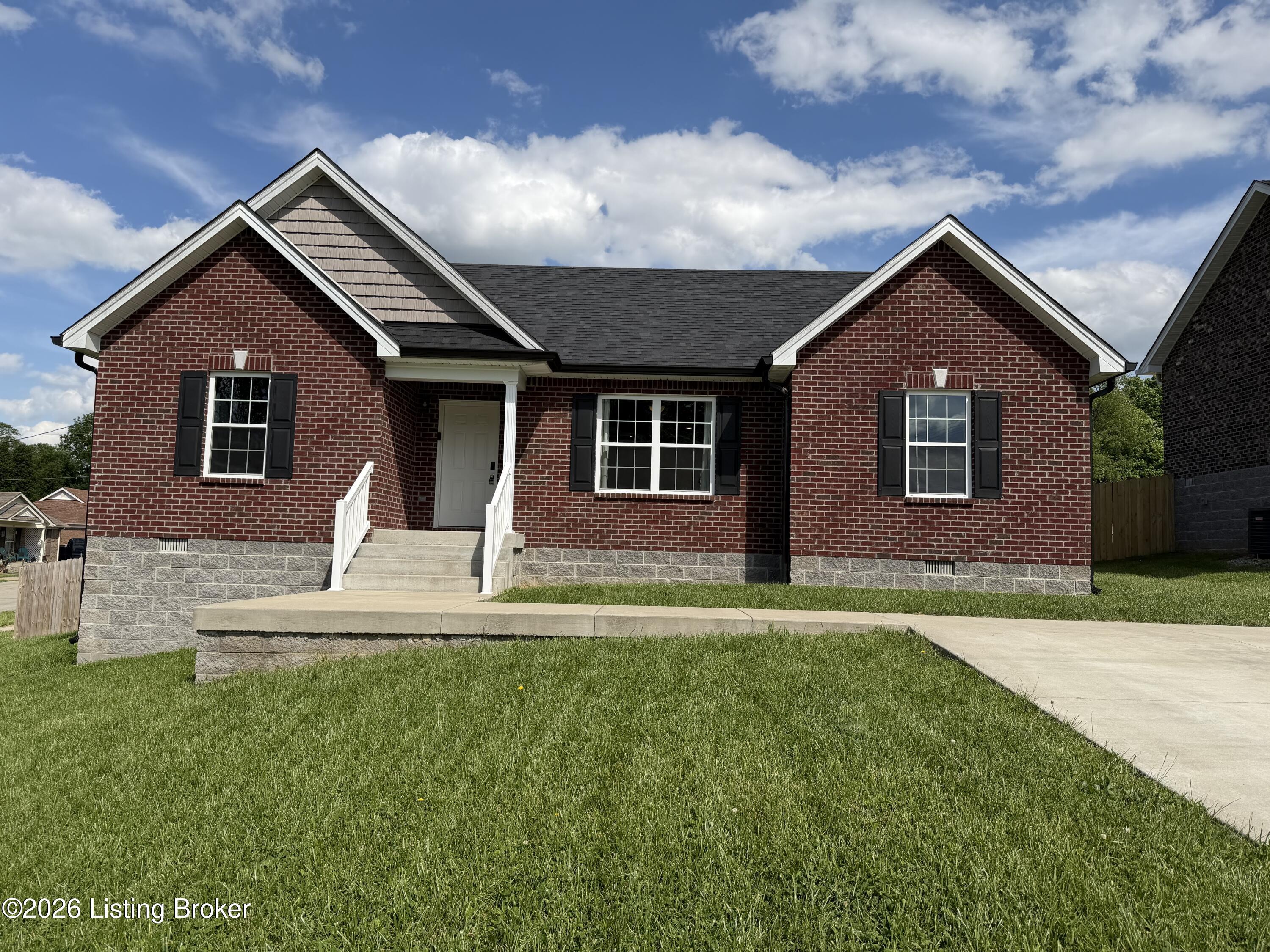 Photo 1 of 29 — 409 Susannah Ave, Bardstown, KY 40004