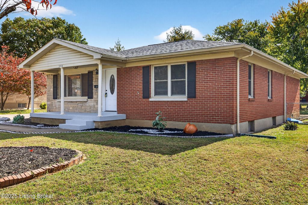 Photo of 5008 Miles Ln, Louisville, KY 40219 (MLS # 1702366)