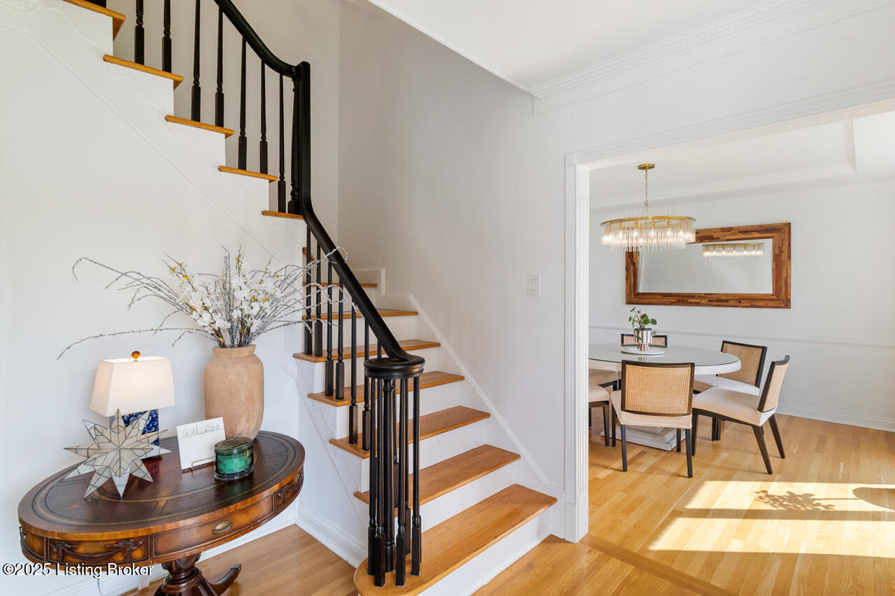1813 Chaucer Ct, Louisville, Kentucky image 3
