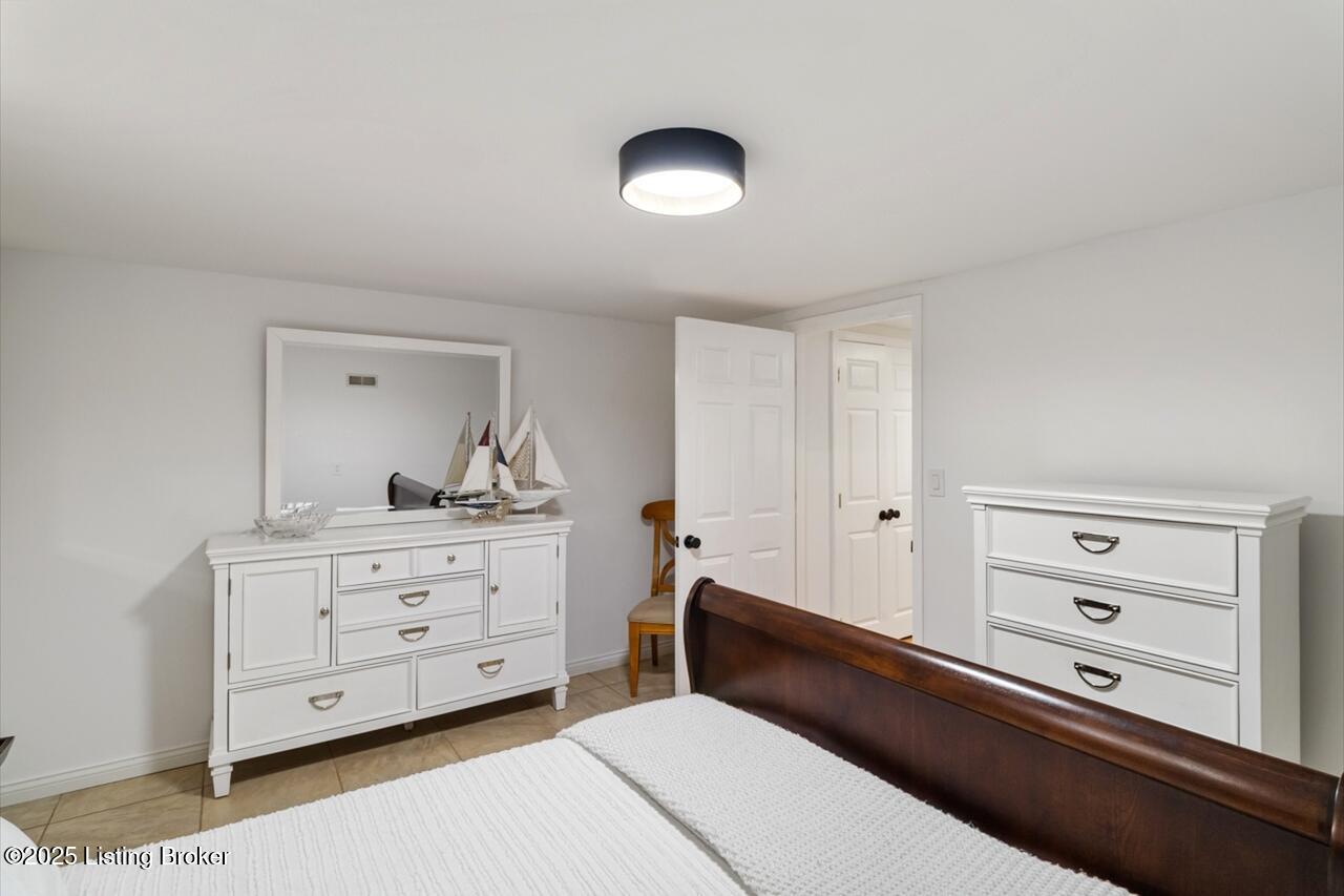 1813 Chaucer Ct, Louisville, Kentucky image 37