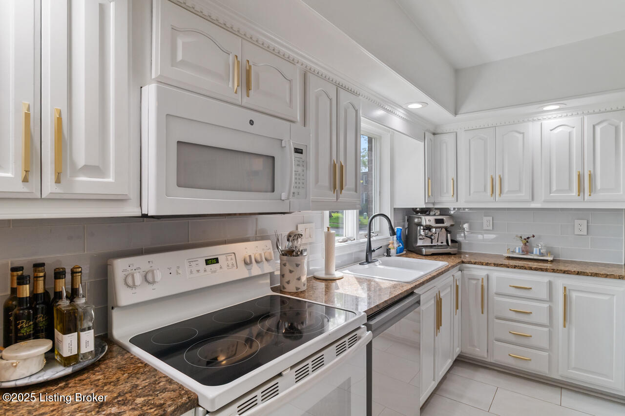 1813 Chaucer Ct, Louisville, Kentucky image 11