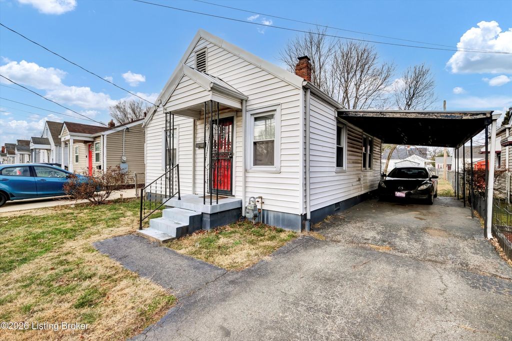 Photo of 1021 Hathaway Ave, Louisville, KY 40215 (MLS # 1707874)