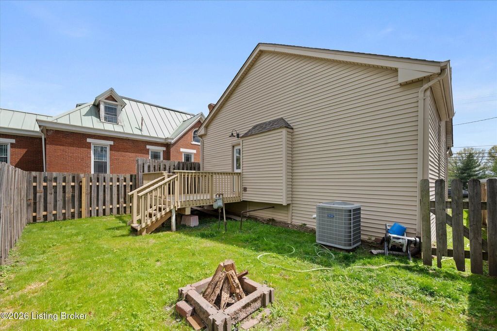 Photo of 719 Highland Ave, Carrollton, KY 41008 (MLS # 1714743)