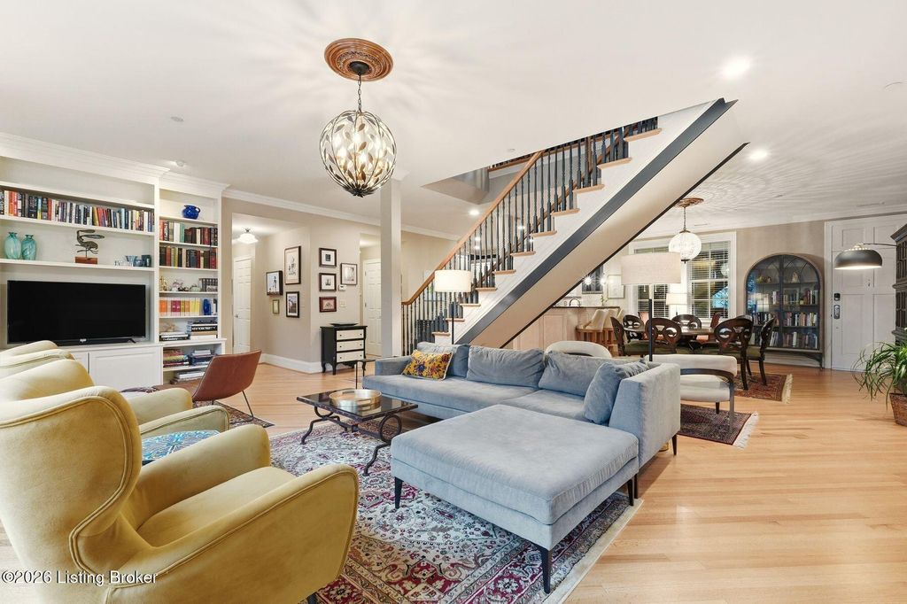 Photo of 966 Cherokee Rd #302, Louisville, KY 40204 (MLS # 1707062)