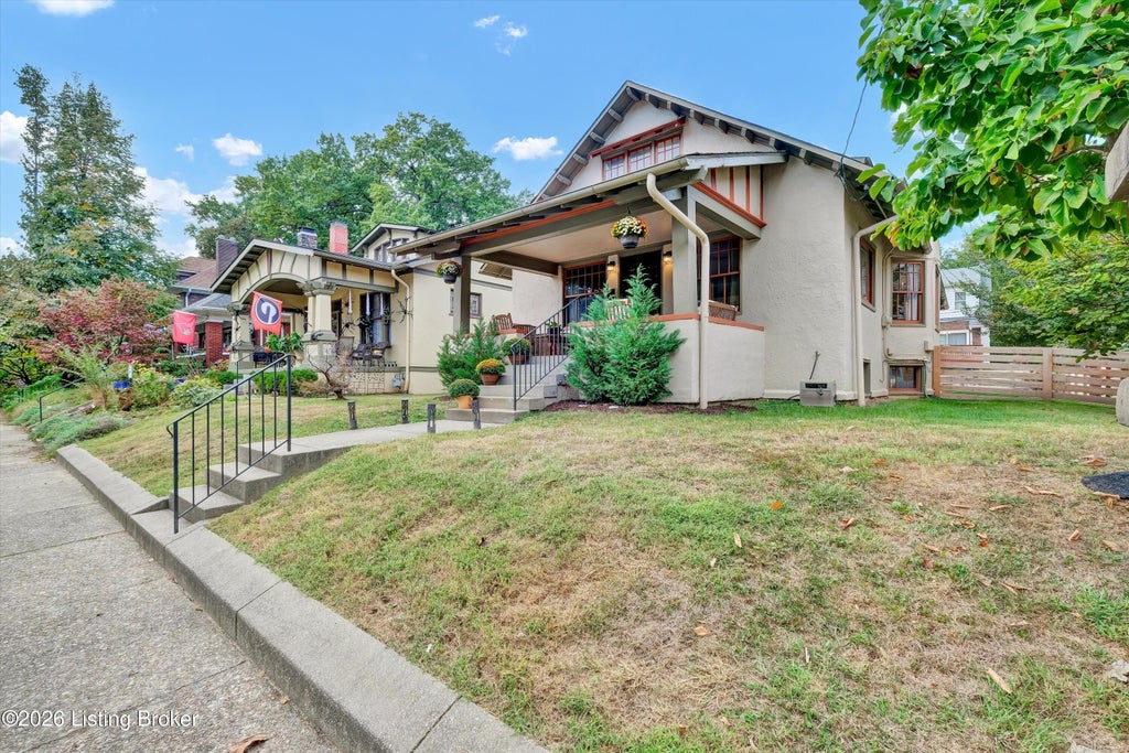 Photo of 1368 S Brook St, Louisville, KY 40208 (MLS # 1731793)