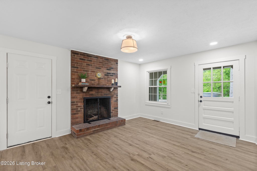 Photo of 16 Meadowbrook Dr, Frankfort, KY 40601 (MLS # 1725806)