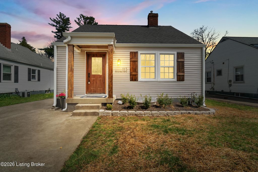 Photo of 113 Colonial Dr, Louisville, KY 40207 (MLS # 1712322)