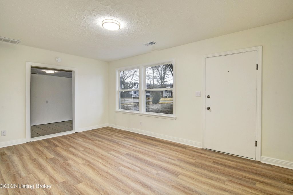 Photo of 4511 Rose Farm Dr, Louisville, KY 40258 (MLS # 1708002)