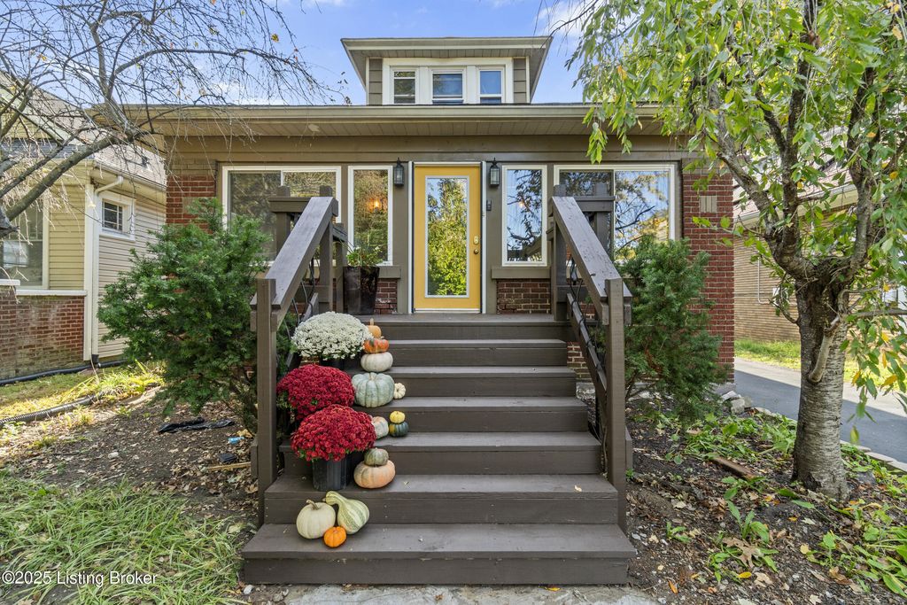 Photo of 1304 Lydia St, Louisville, KY 40217 (MLS # 1701871)