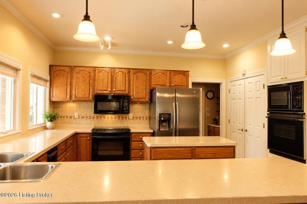 Photo of 1433 Sylvan Way, Louisville, KY 40205 (MLS # 1725123)