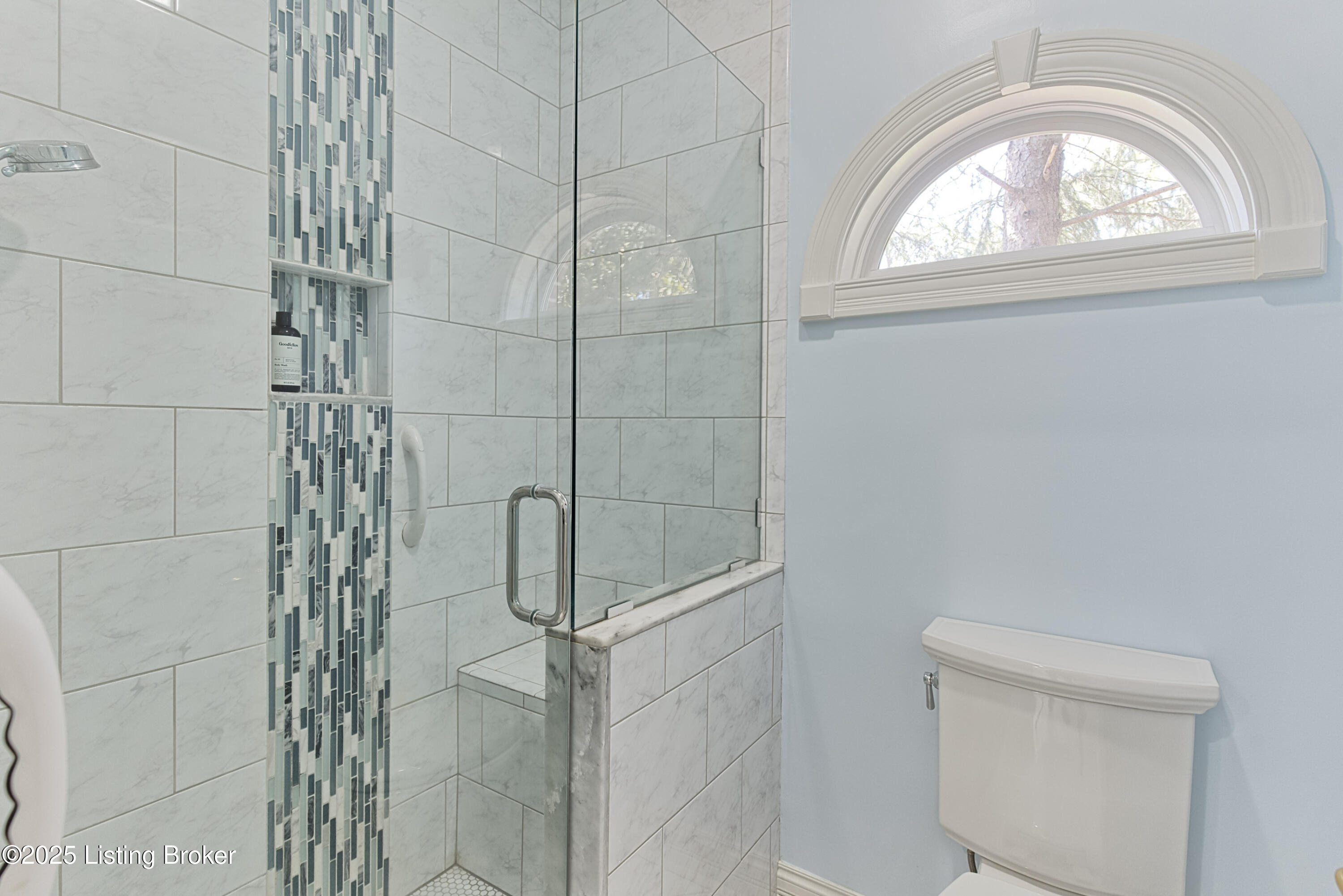 5916 Ashwood Bluff Dr, Louisville, Kentucky image 28