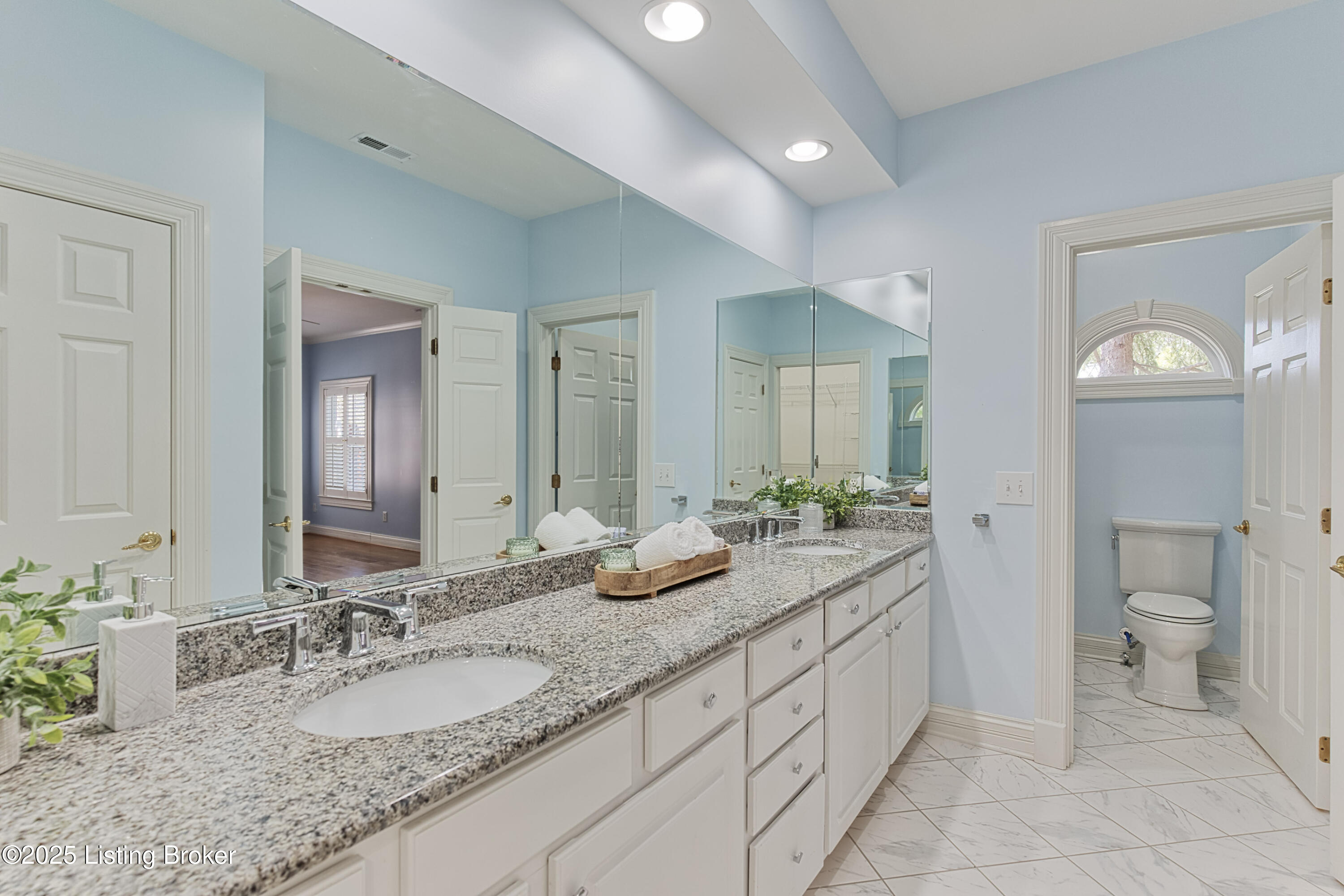 5916 Ashwood Bluff Dr, Louisville, Kentucky image 27