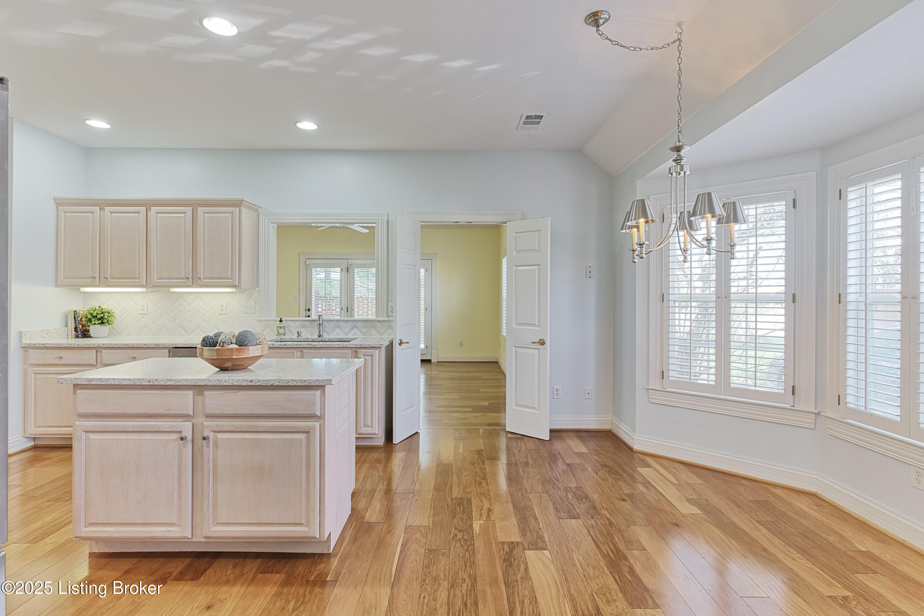 5916 Ashwood Bluff Dr, Louisville, Kentucky image 17
