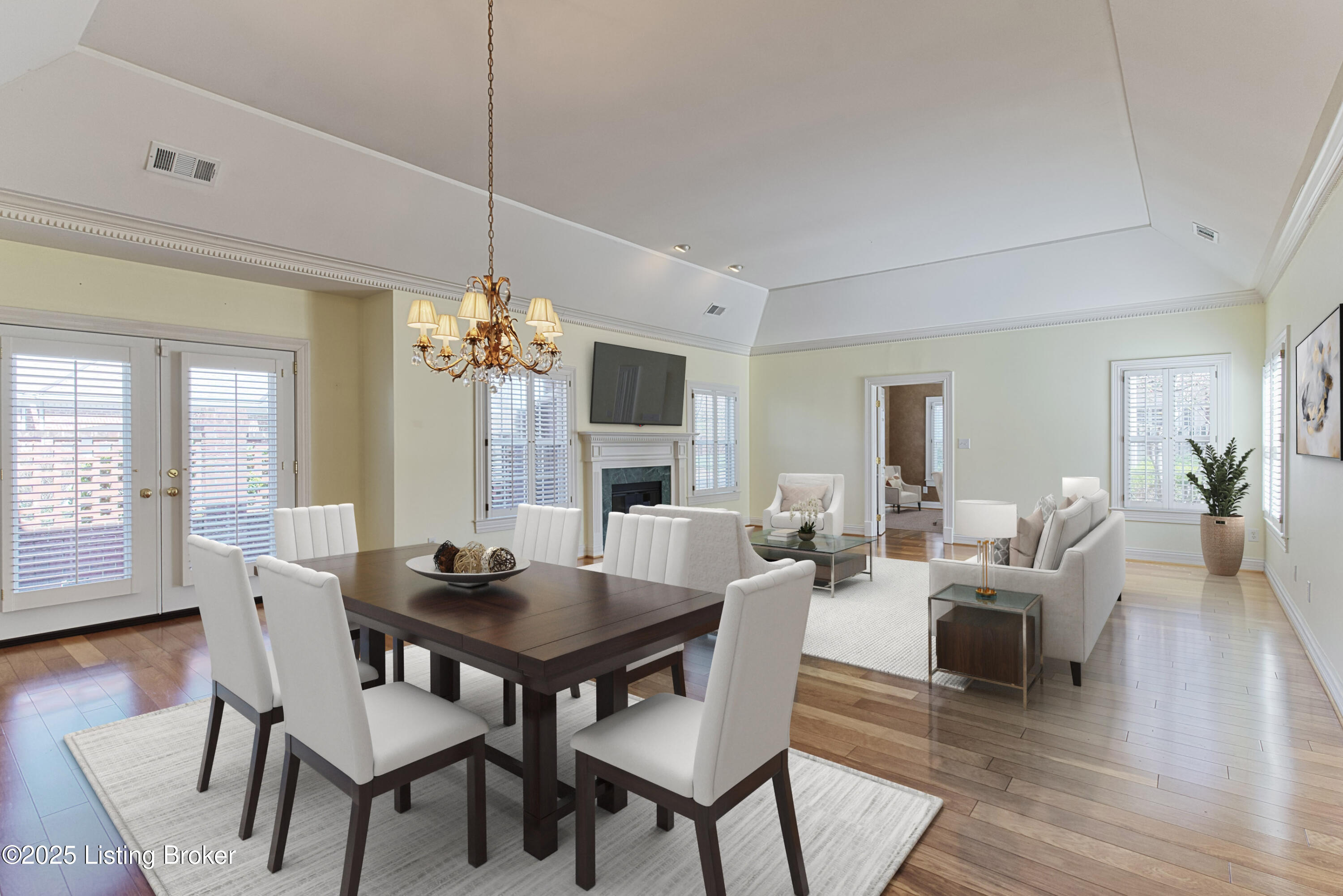 5916 Ashwood Bluff Dr, Louisville, Kentucky image 2