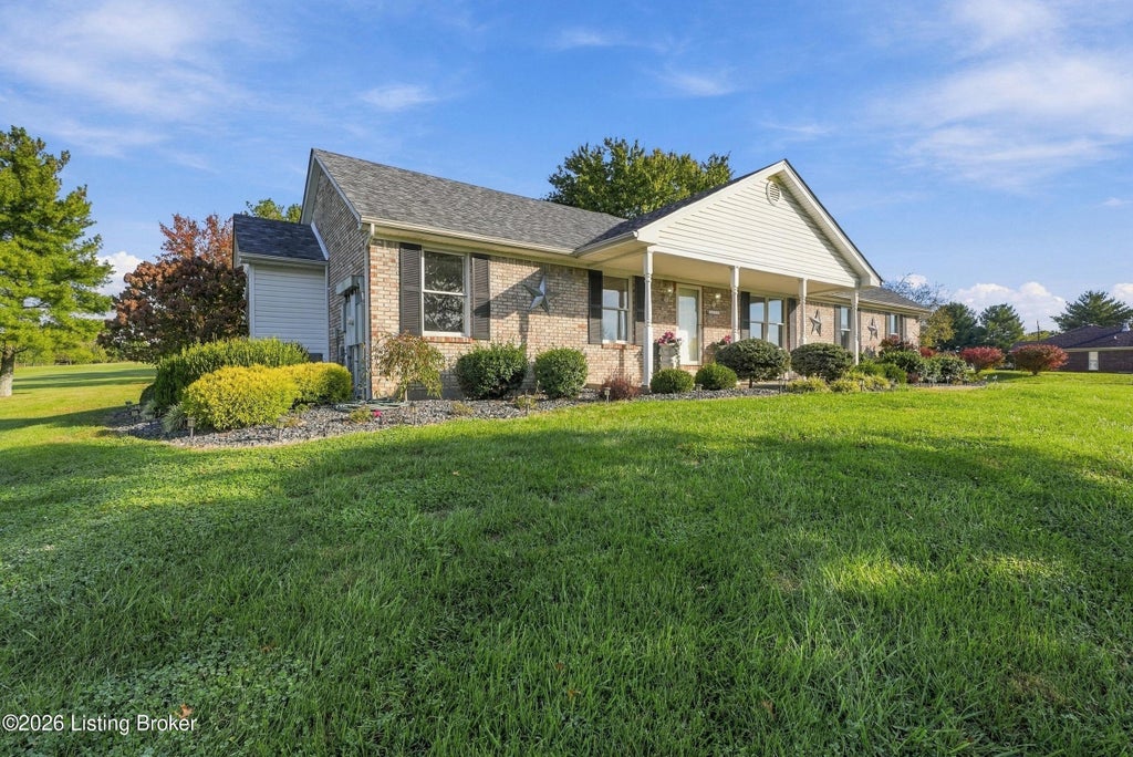 Photo of 211 Normandy Rd, Taylorsville, KY 40071 (MLS # 1733359)