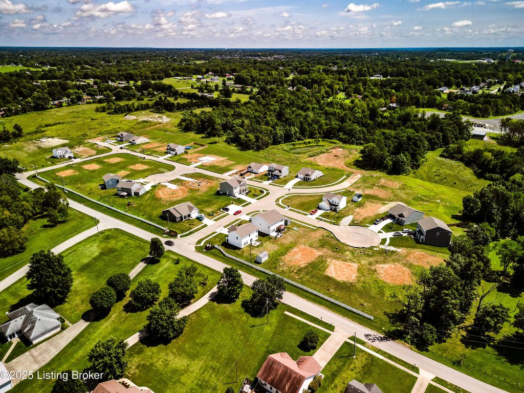 Photo of 110 Maple Leaf Dr, Mt Washington, KY 40047 (MLS # 1723877)