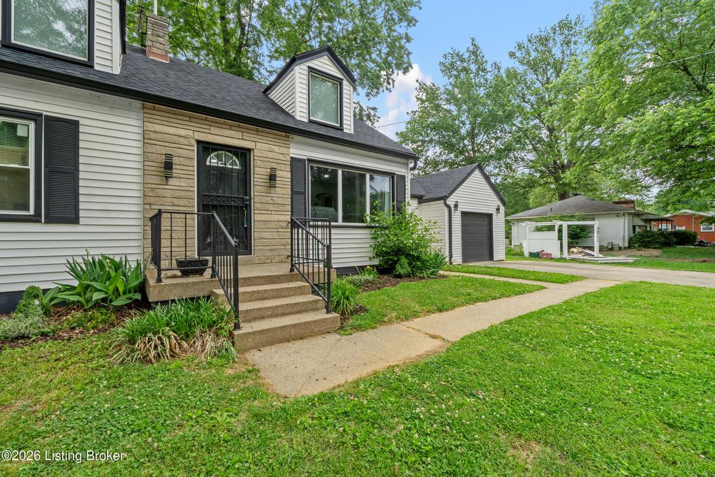 Photo of 3215 Bridwell Dr, Louisville, KY 40216 (MLS # 1716565)