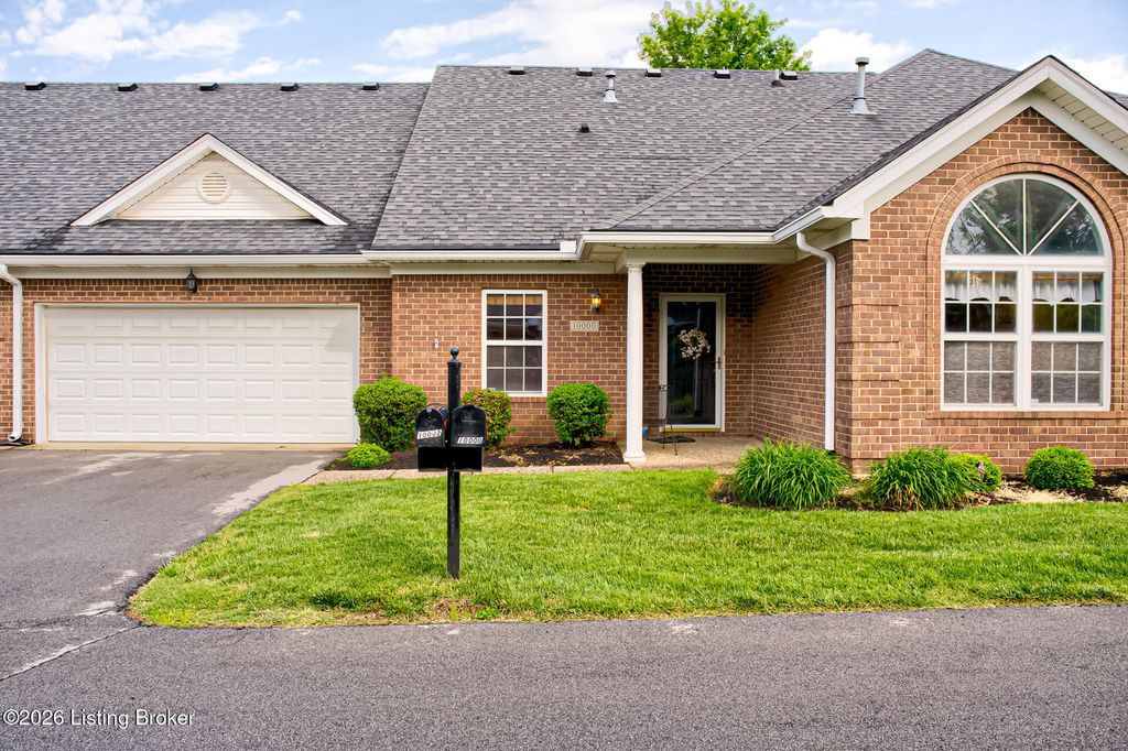 Photo of 10000 Brownsboro Gardens Cir, Louisville, KY 40241 (MLS # 1716303)